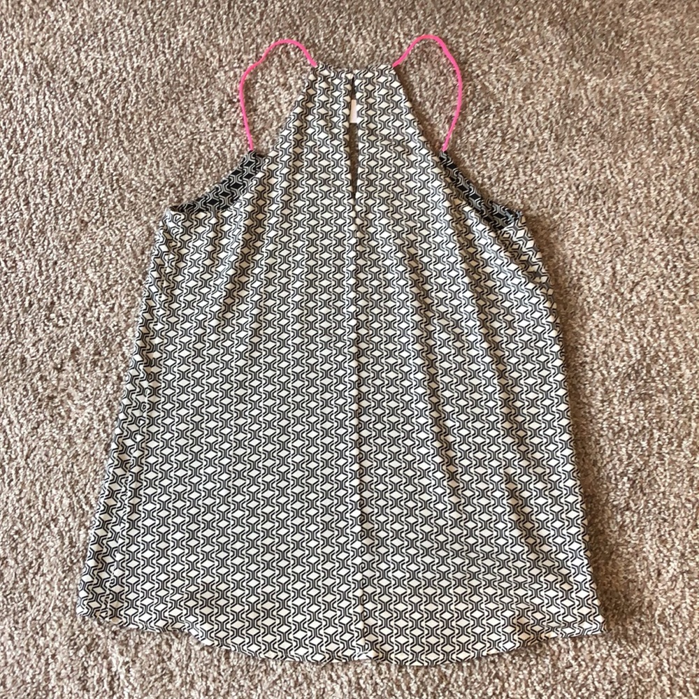 Express Reversible Tank Top - Picture 4 of 5